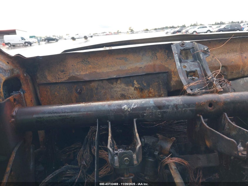 2000 Ford F-350 Lariat/Xl/Xlt VIN: 1FTSW31F4YEA42214 Lot: 43732469