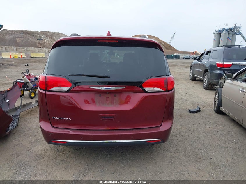 2018 Chrysler Pacifica Touring L VIN: 2C4RC1BG0JR312079 Lot: 43732484