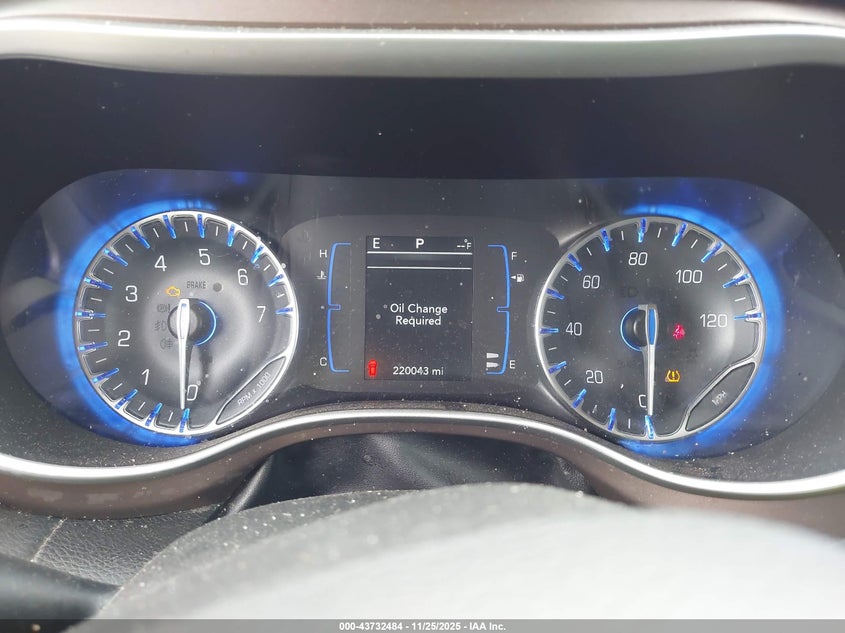 2018 Chrysler Pacifica Touring L VIN: 2C4RC1BG0JR312079 Lot: 43732484