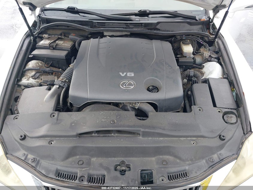 JTHBF5C21A5109135 2010 LEXUS IS photo no. 10