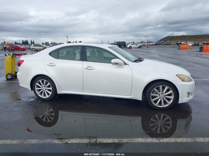 JTHBF5C21A5109135 2010 LEXUS IS photo no. 13