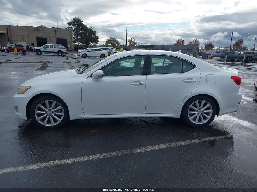 JTHBF5C21A5109135 2010 LEXUS IS photo no. 14