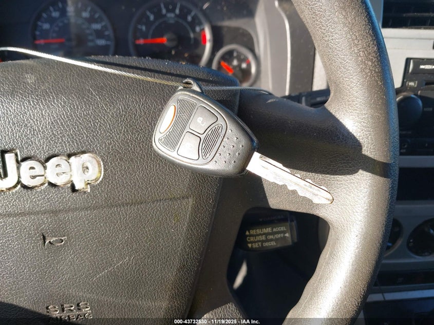 2008 Jeep Patriot Sport VIN: 1J8FT28WX8D777305 Lot: 43732530
