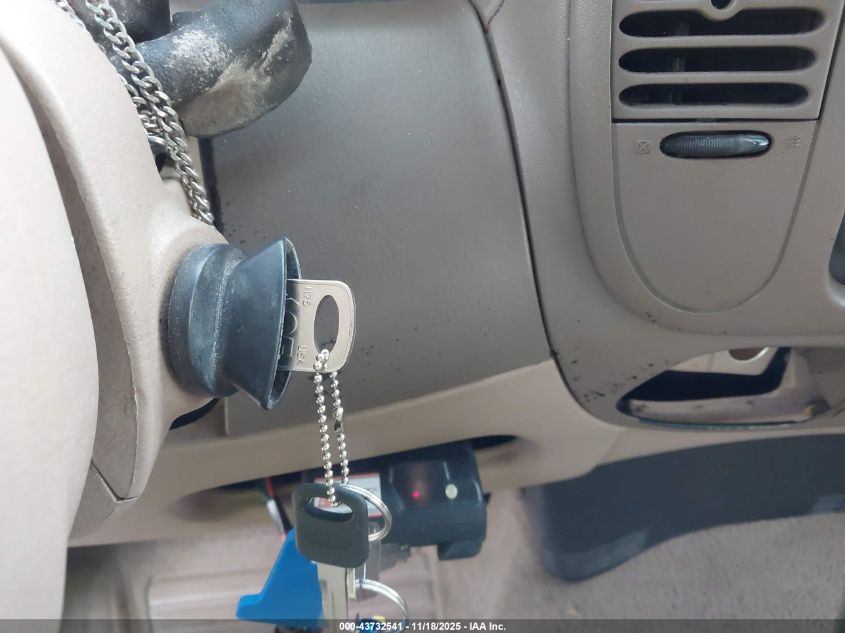 1998 Ford F-150 Lariat/Xl/Xlt VIN: 1FTRX17L5WKB97656 Lot: 43732541