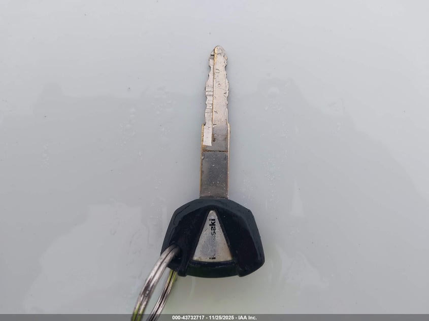 2011 Kawasaki Zr1000 D VIN: JKAZRCD11BA019925 Lot: 43732717