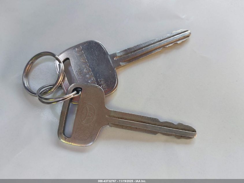 2000 Toyota Tundra Ltd V8 VIN: 5TBBT4818YS072117 Lot: 43732767