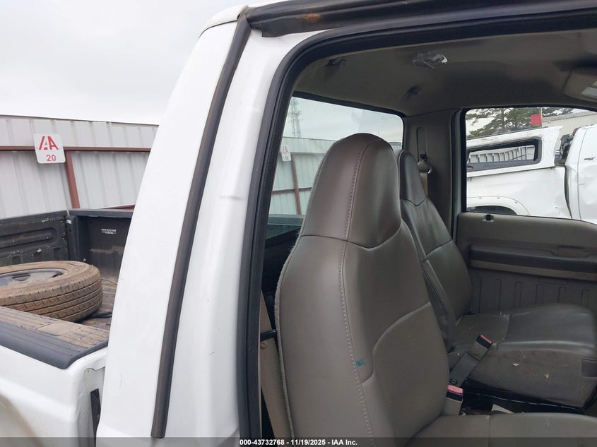 2008 Ford F-250 Xl/Xlt VIN: 1FTNF20538EA46433 Lot: 43732768