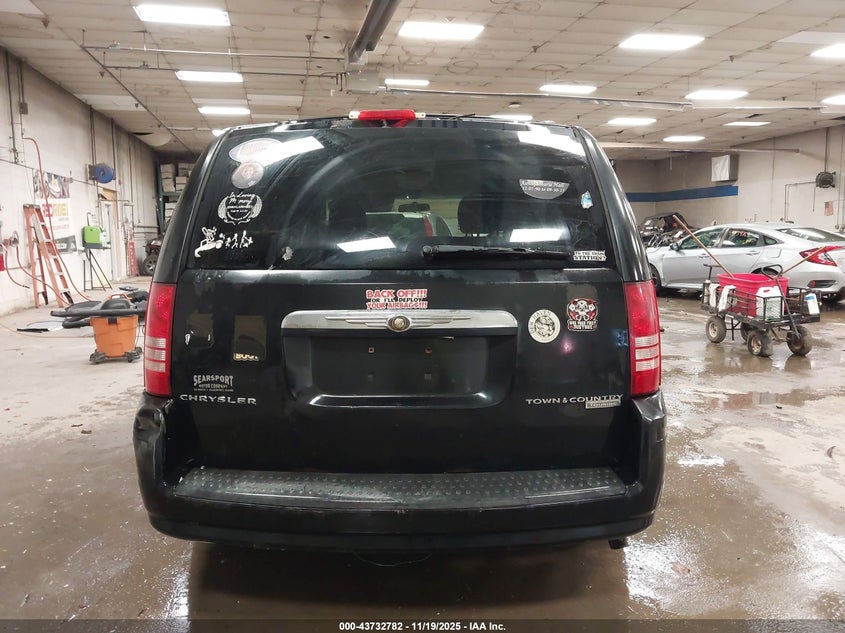 2010 Chrysler Town & Country Touring VIN: 2A4RR5D10AR305643 Lot: 43732782