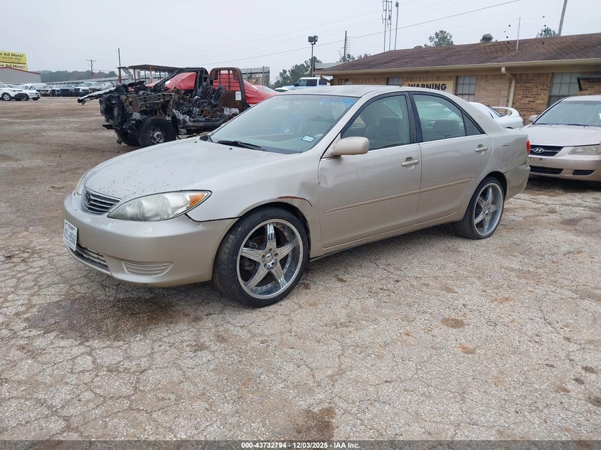 4T1BE32K65U559803 2005 TOYOTA CAMRY photo no. 2