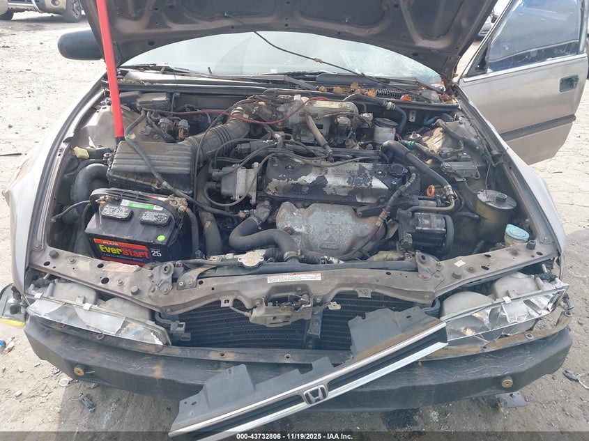 1992 Honda Accord Dx VIN: 1HGCB7643NA202599 Lot: 43732806
