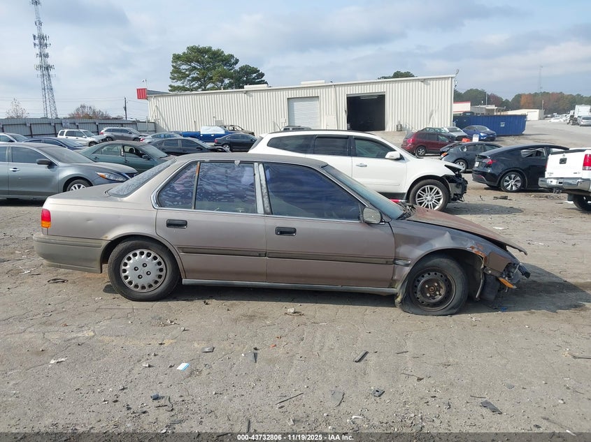 1992 Honda Accord Dx VIN: 1HGCB7643NA202599 Lot: 43732806