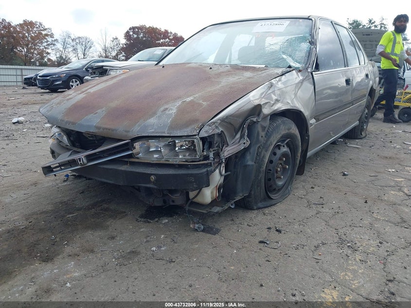 1992 Honda Accord Dx VIN: 1HGCB7643NA202599 Lot: 43732806