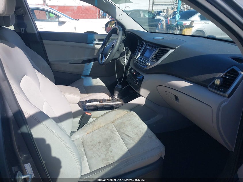 2017 Hyundai Tucson Se VIN: KM8J33A43HU330262 Lot: 43732889