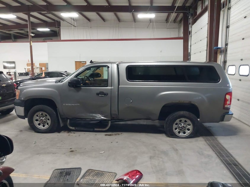 2007 GMC Sierra 1500 Work Truck VIN: 1GTEC14C57Z561078 Lot: 43732904