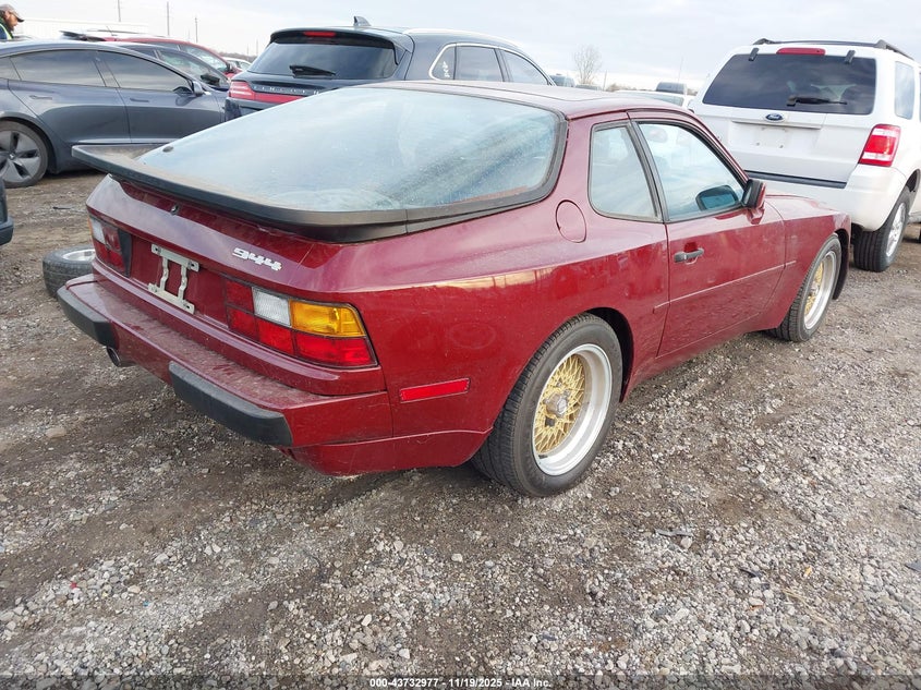 WP0AA0945EN452995 1984 PORSCHE 944 photo no. 4