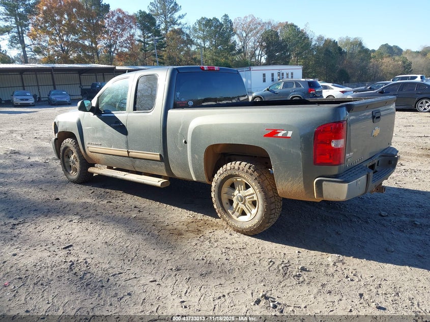1GCRCSE08BZ272474 2011 CHEVROLET SILVERADO photo no. 3