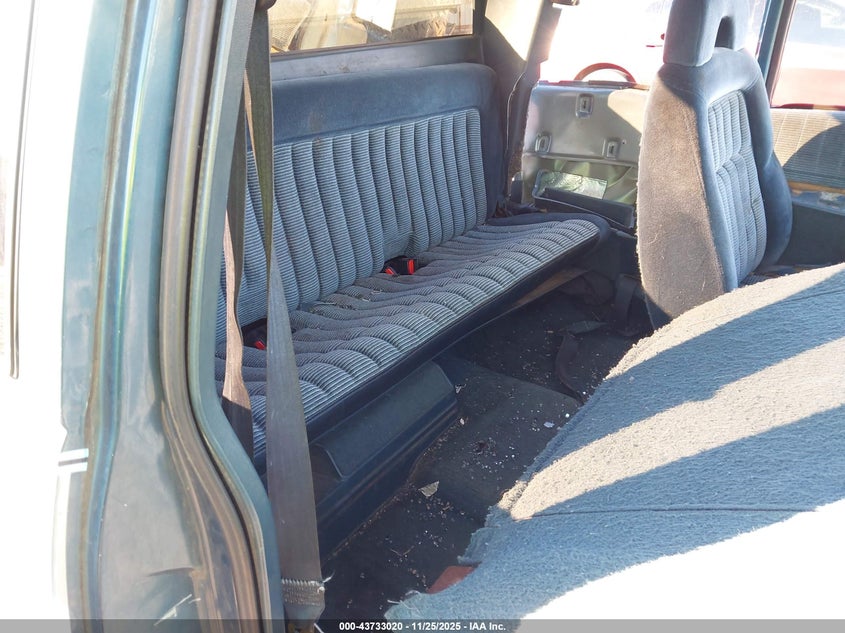 1992 Chevrolet Gmt-400 C1500 VIN: 2GCEC19K5N1142508 Lot: 43733020