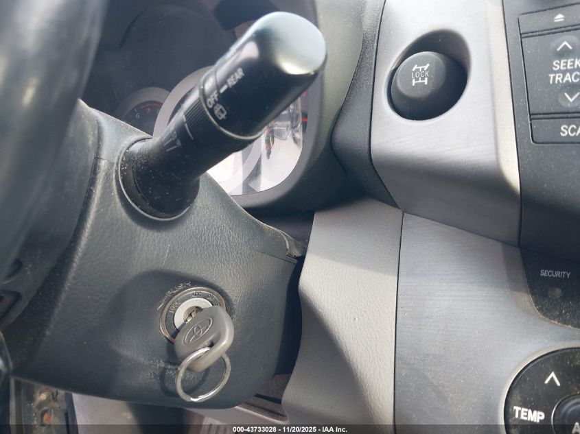 2007 Toyota Rav4 Limited V6 VIN: JTMBK31V175025761 Lot: 43733028