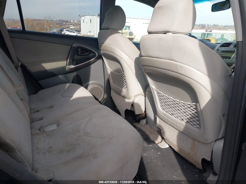 2007 Toyota Rav4 Limited V6 VIN: JTMBK31V175025761 Lot: 43733028