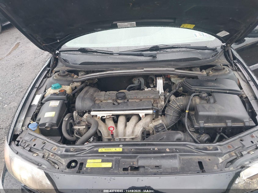 2001 Volvo V70 2.4/2.4 M Sr (Discontinued) VIN: YV1SW61R311132666 Lot: 43733045