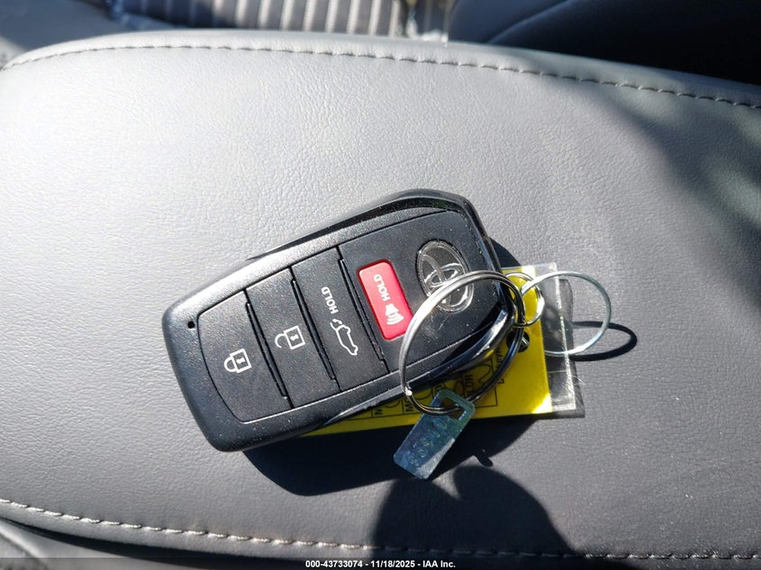 2025 Toyota Corolla Cross Hybrid Xse VIN: 7MUFBABG0SV083181 Lot: 43733074