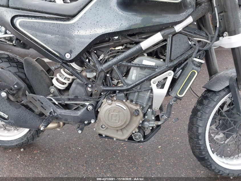 2019 Husqvarna Svartpilen 401 VIN: VBKUNJ401KM254281 Lot: 43733091