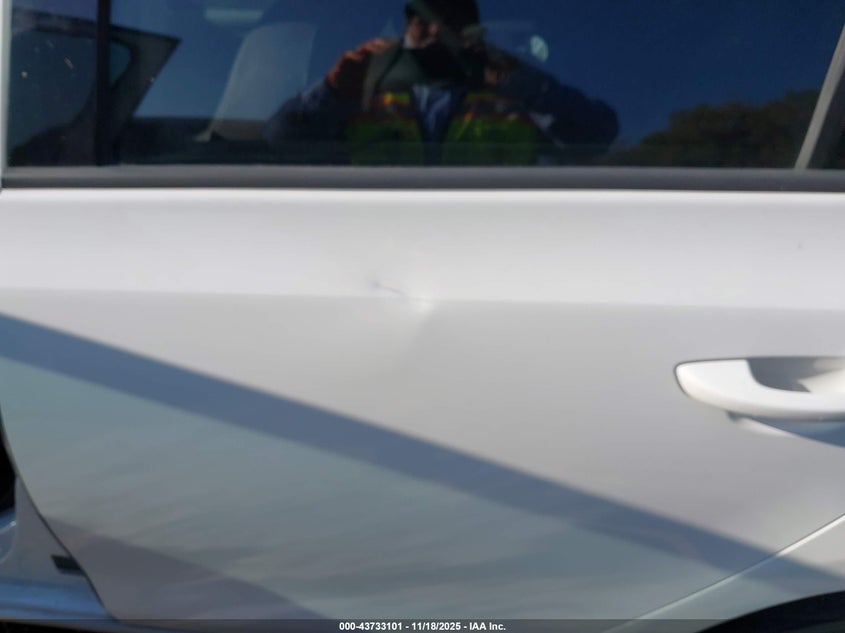 2012 Volkswagen Golf 2.5L 4-Door VIN: WVWDB7AJ9CW308006 Lot: 43733101