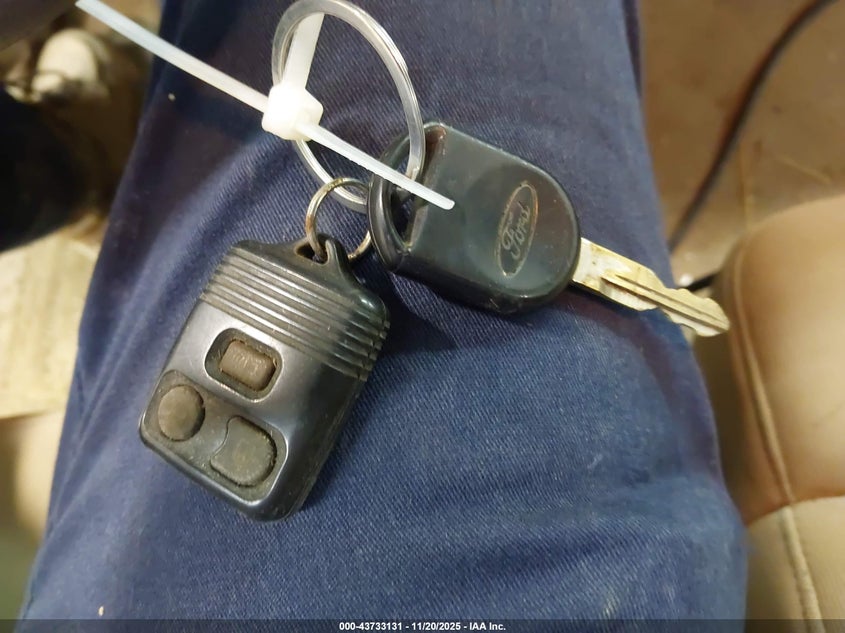 2007 Ford F-150 Fx4/Lariat/Xl/Xlt VIN: 1FTPX14517FA64836 Lot: 43733131