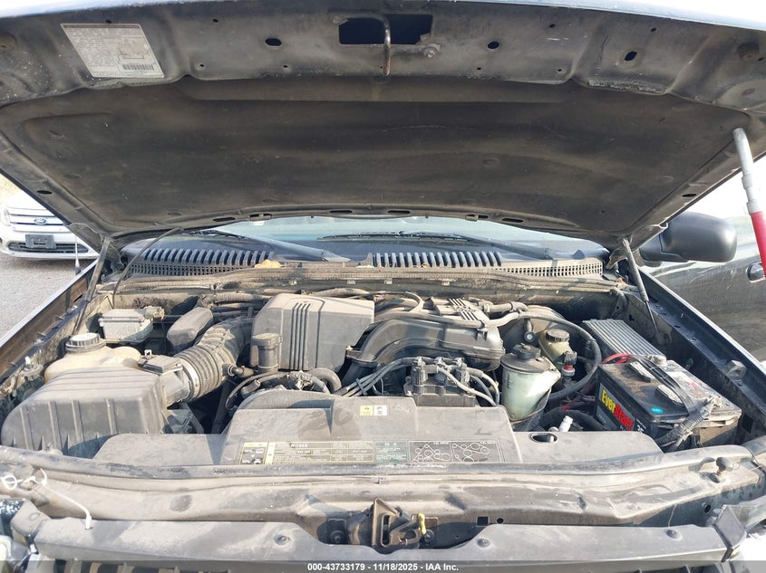 2002 Ford Explorer Xlt VIN: 1FMZU63K32UD57773 Lot: 43733179