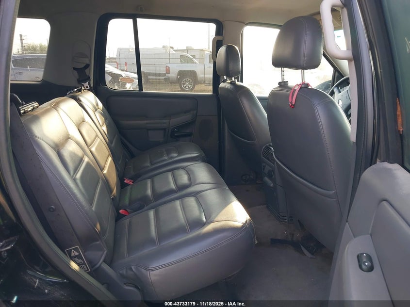 2002 Ford Explorer Xlt VIN: 1FMZU63K32UD57773 Lot: 43733179