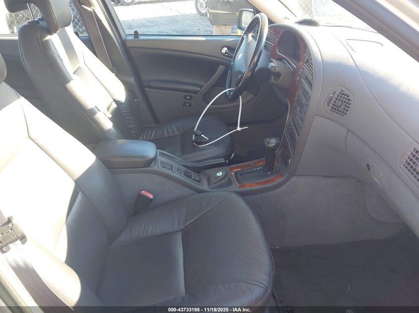 YS3ED48E613050959 2001 SAAB 9-5 photo no. 5