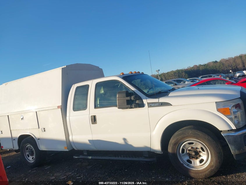 2014 Ford F-350 Chassis Xl VIN: 1FD8X3E64EEB44783 Lot: 43733223