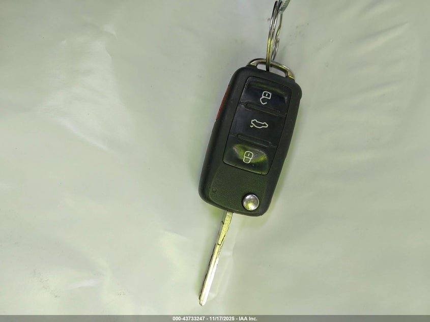 2011 Volkswagen Golf Tdi 4-Door VIN: WVWNM7AJ3BW055729 Lot: 43733247