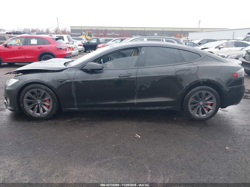 2018 Tesla Model S 100D/75D/P100D VIN: 5YJSA1E4XJF245141 Lot: 43733269