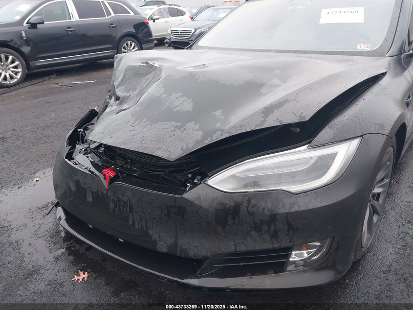 2018 Tesla Model S 100D/75D/P100D VIN: 5YJSA1E4XJF245141 Lot: 43733269