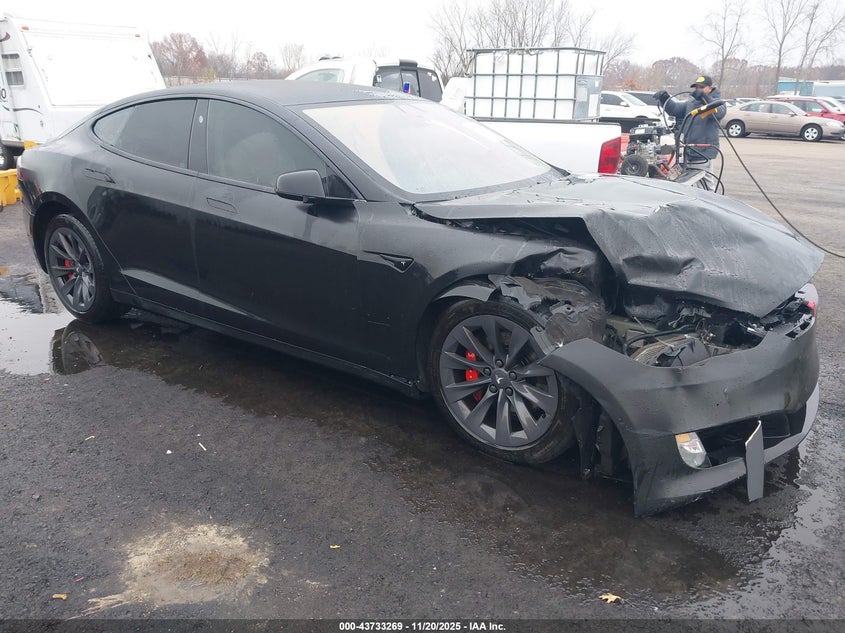 TESLA MODEL S 2018. Lot# 43733269. VIN 5YJSA1E4XJF245141. Photo 1