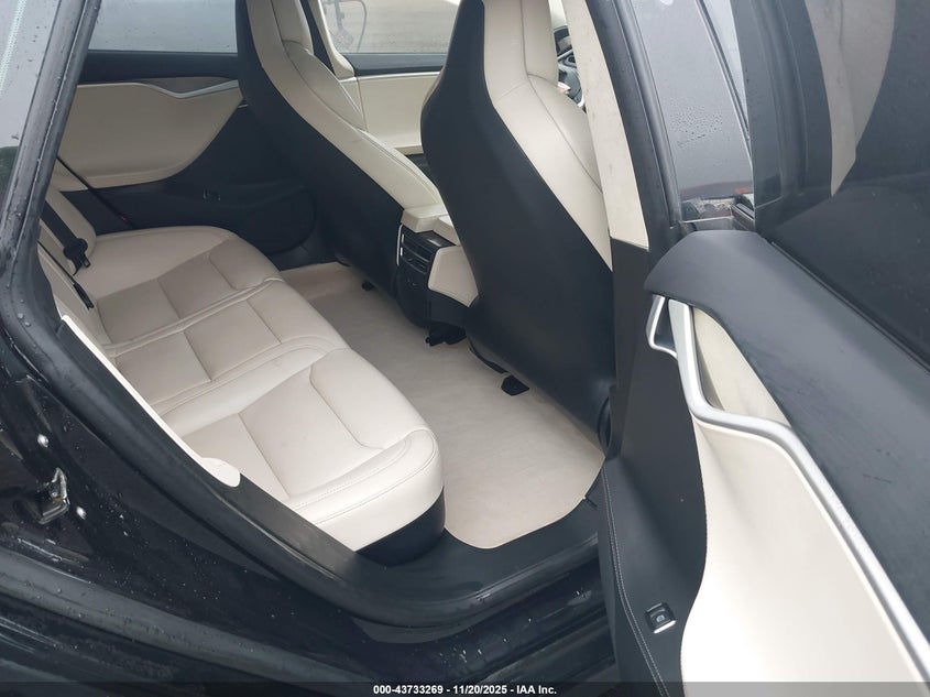2018 Tesla Model S 100D/75D/P100D VIN: 5YJSA1E4XJF245141 Lot: 43733269