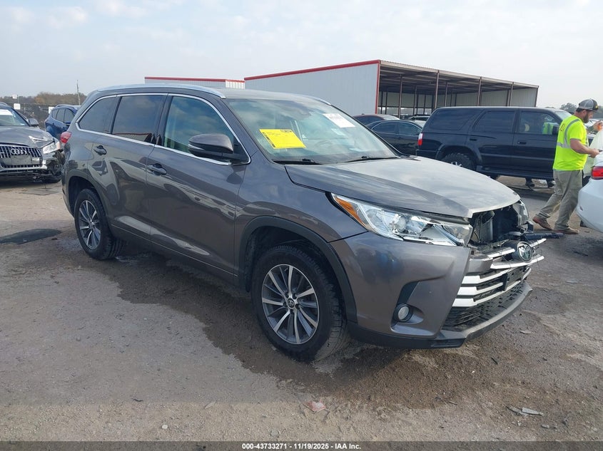 TOYOTA HIGHLANDER XLE