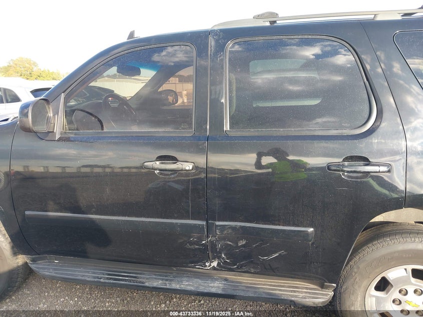 2008 Chevrolet Tahoe Lt VIN: 1GNFC13078R272627 Lot: 43733336