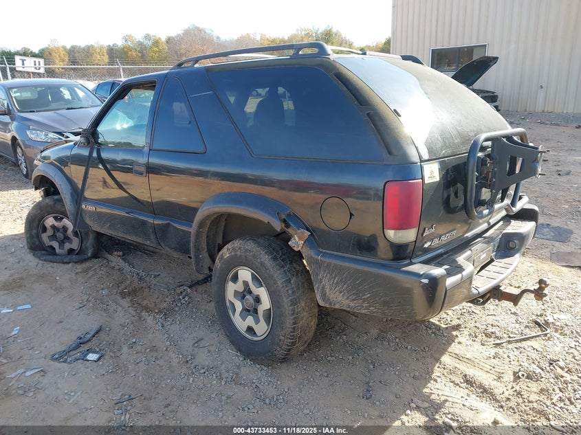 1GNCT18W1YK299170 2000 CHEVROLET BLAZER photo no. 3