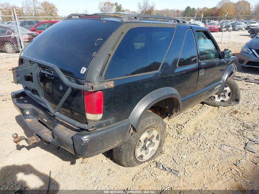 1GNCT18W1YK299170 2000 CHEVROLET BLAZER photo no. 4