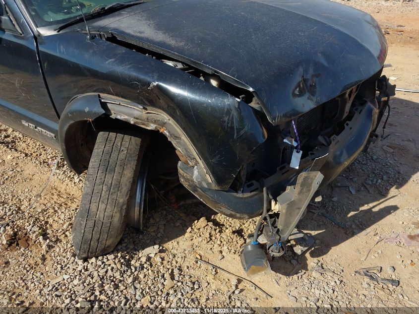 2000 Chevrolet Blazer Ls VIN: 1GNCT18W1YK299170 Lot: 43733453