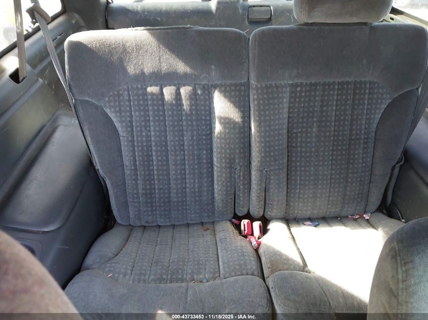 2000 Chevrolet Blazer Ls VIN: 1GNCT18W1YK299170 Lot: 43733453