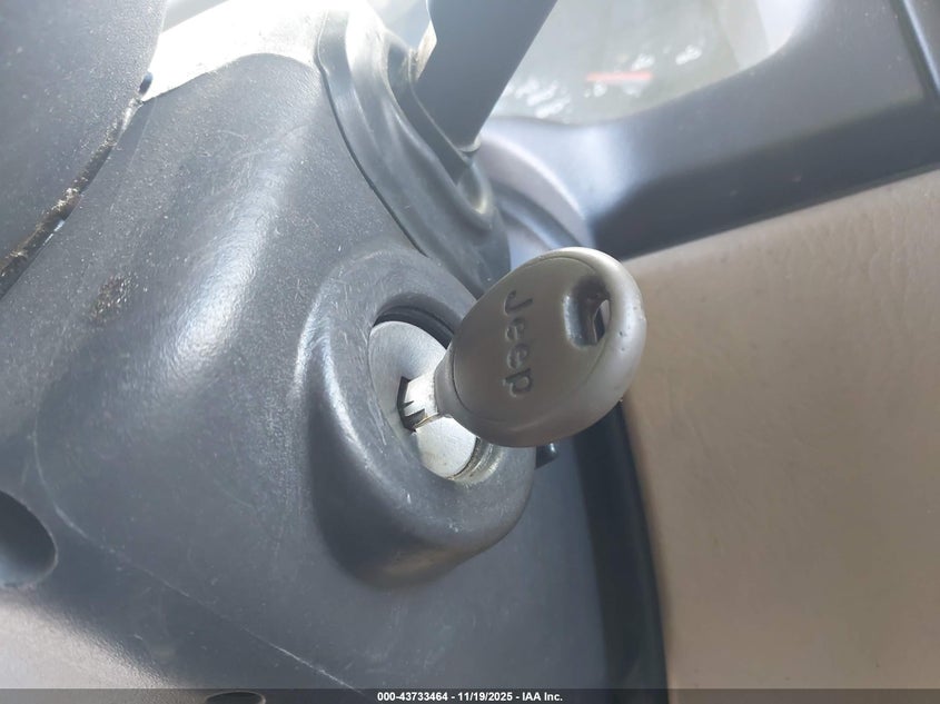 2002 Jeep Wrangler Sahara VIN: 1J4FA59S32P744124 Lot: 43733464