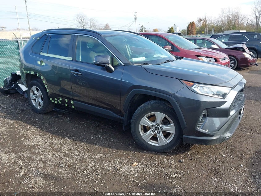 TOYOTA RAV4 XLE