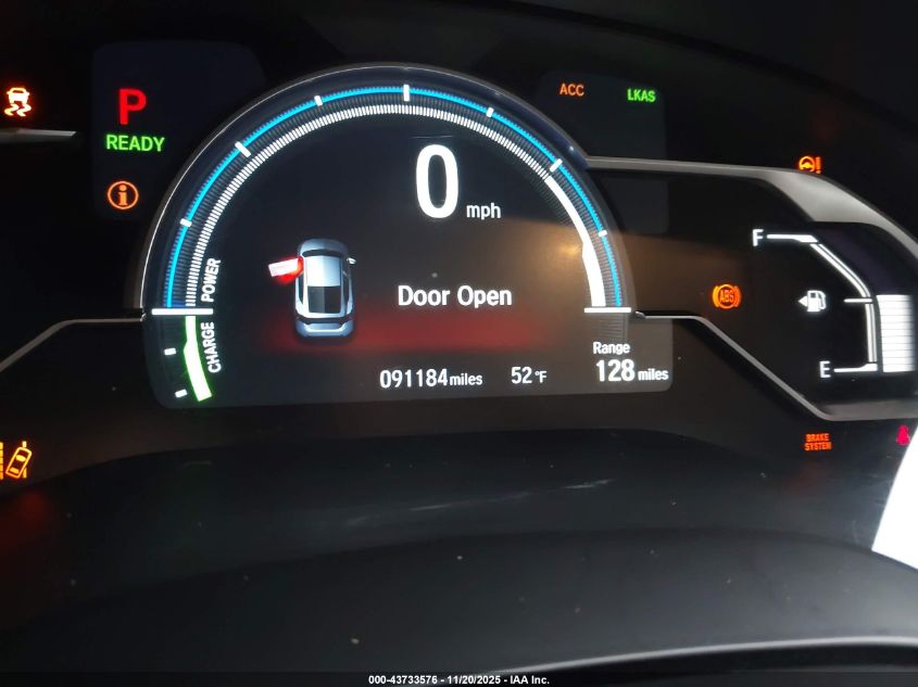 2018 Honda Clarity Plug-In Hybrid Touring VIN: JHMZC5F31JC002416 Lot: 43733576