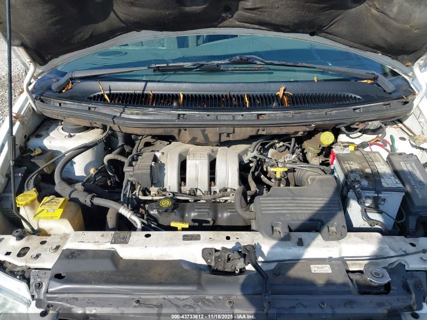 2000 Chrysler Town & Country Lx VIN: 1C4GP44GXYB717689 Lot: 43733612