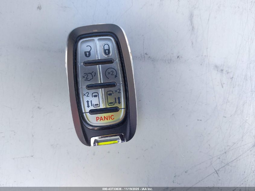 2022 Chrysler Pacifica Hybrid Touring L VIN: 2C4RC1L76NR205543 Lot: 43733636