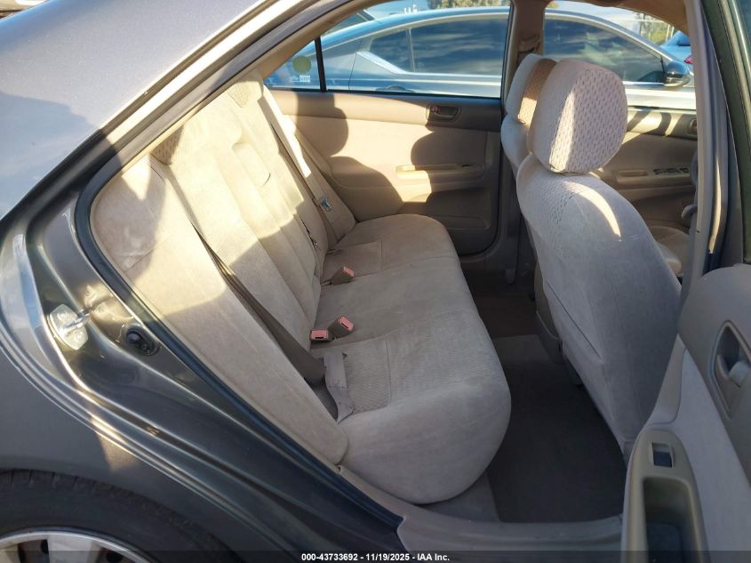 2003 Toyota Camry Le VIN: 4T1BE32K13U785647 Lot: 43733692