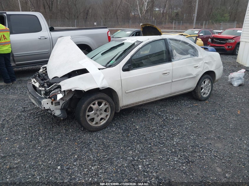 1B3ES56C45D286032 2005 DODGE NEON photo no. 2